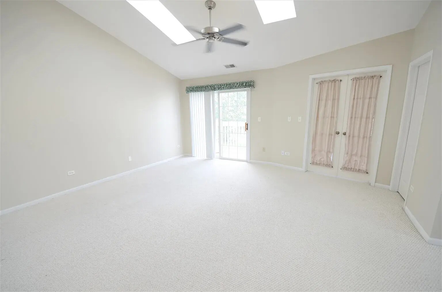 Building Photo - 2227 Waterleaf Ct
