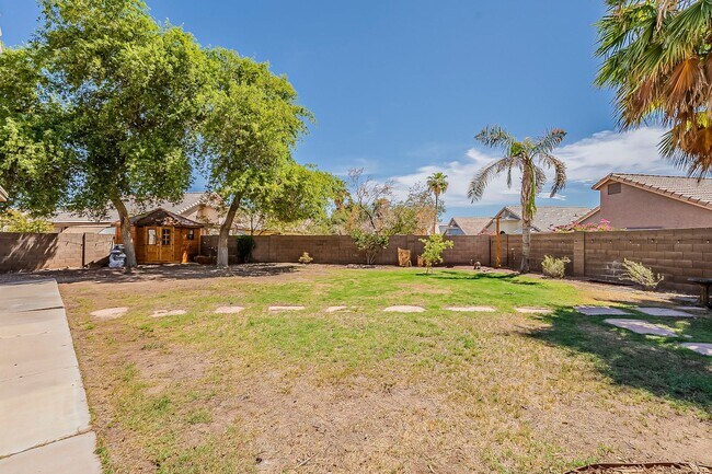 Building Photo - 4 bed, 2 bath home in Peoria