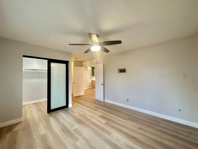 Building Photo - Newly Renovated 1 BD / 1 BA W/ Large Priva...