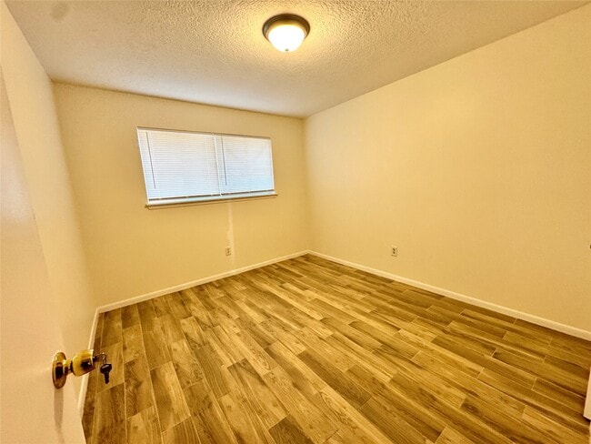 Building Photo - 22306 Waynoka Rd