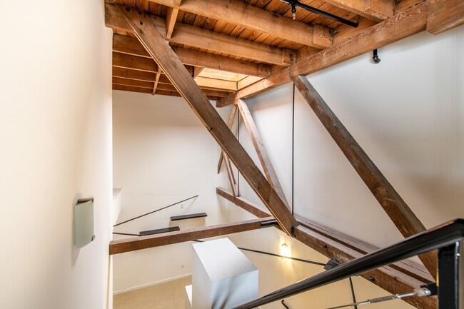 Building Photo - Luxury Loft Style Home in Japantown! Come ...