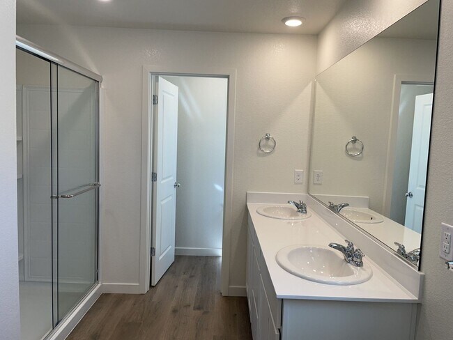 Building Photo - Newer Build Home in Lemmon Valley