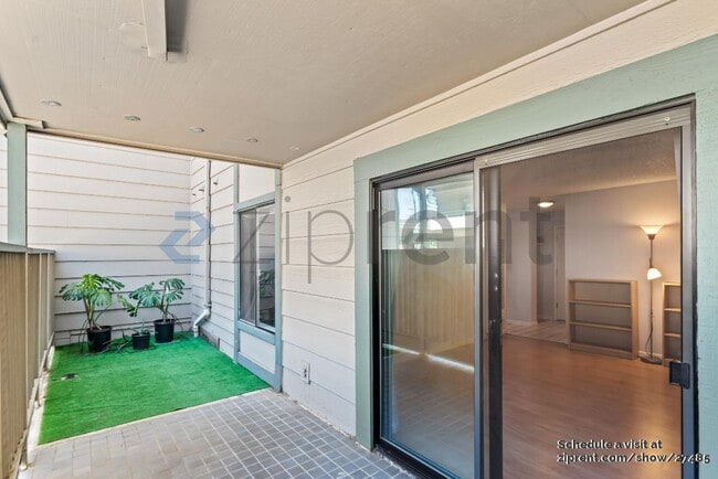 Building Photo - 2077 Washington Ave