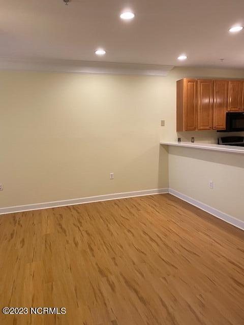 Building Photo - 395 S Crow Creek Dr