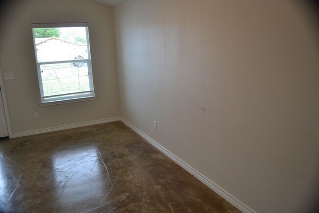 Building Photo - 1203 Wales Dr