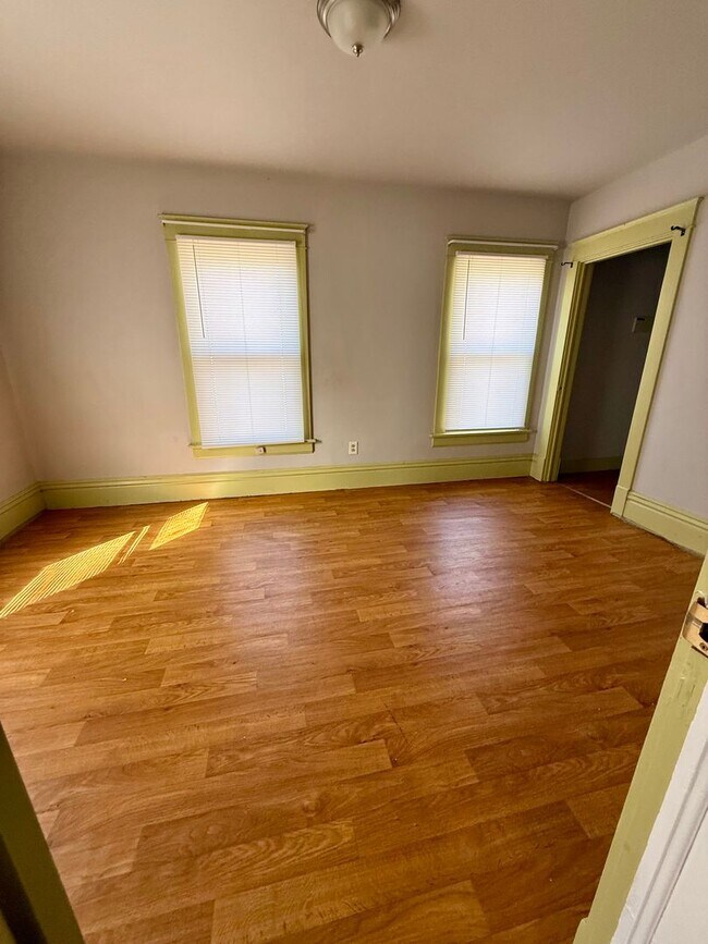 Building Photo - Single Family Home