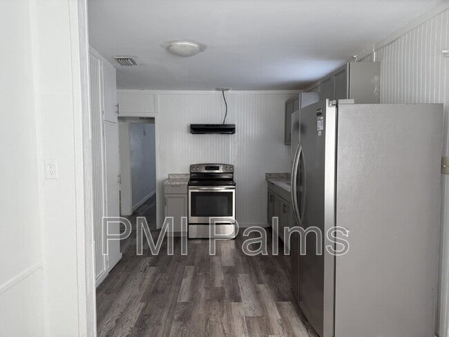 Building Photo - 2412 51st Ave N