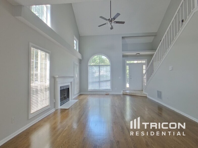 Building Photo - 210 Boca Ciega Ct