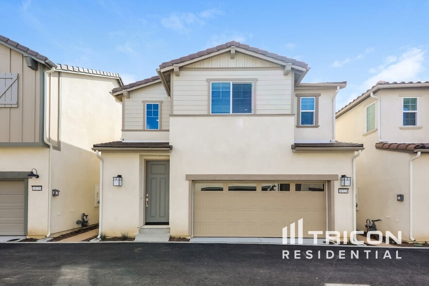 Primary Photo - 31724 Willowood Way