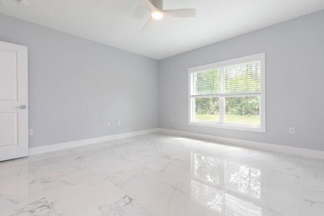 Building Photo - 4 Karl Ct