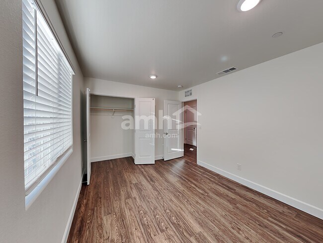 Building Photo - 302 Palazza Reserve Pl