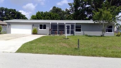Building Photo - 1541 SE 42nd Terrace