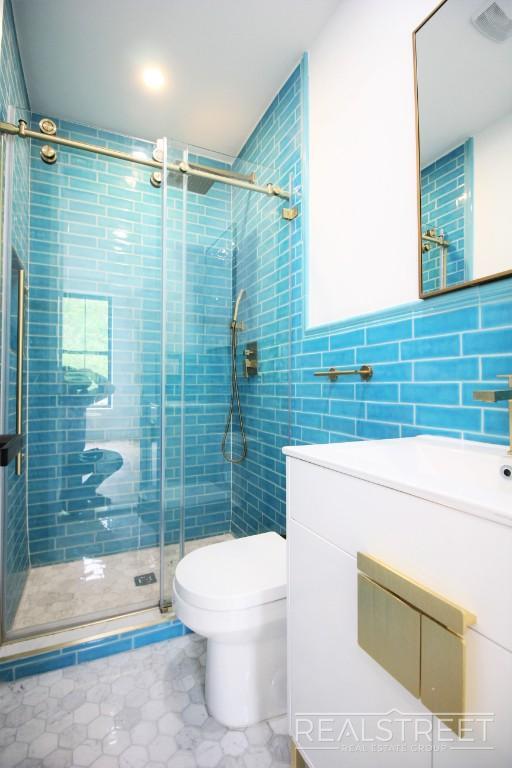 Building Photo - Charming Brand New 2.5 Bed 2 Bath with Ter...