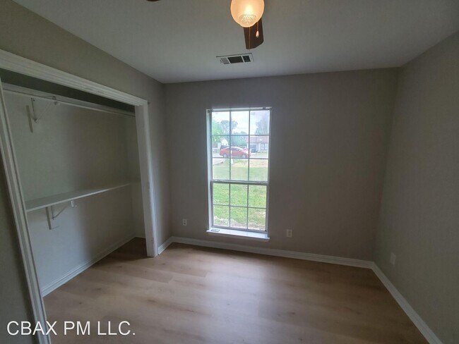 Building Photo - 3 br, 2 bath House - 504 E Buffalo St