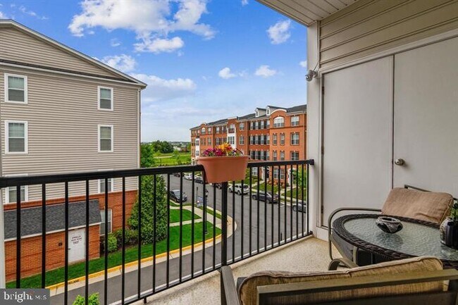 Building Photo - 43049 Clarks Mill Terrace