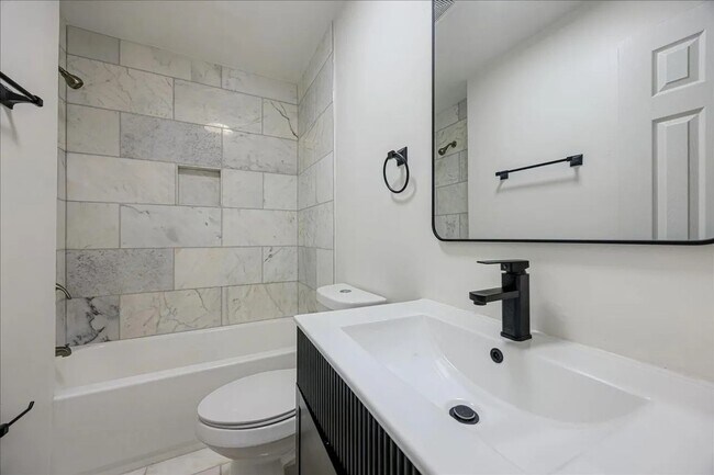 Building Photo - Newly Renovated Home for Rent in Great and Quiet Neighborhood!