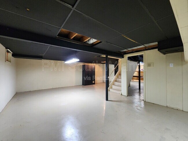 Building Photo - 40 Pheasant Dr SE