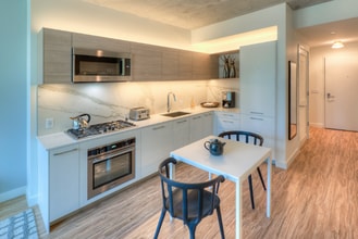 Building Photo - 163 N Desplaines St