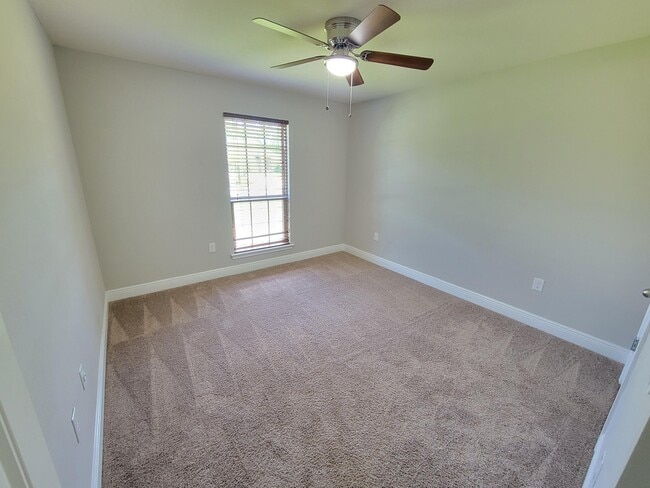 Building Photo - 6624 Flintwood St