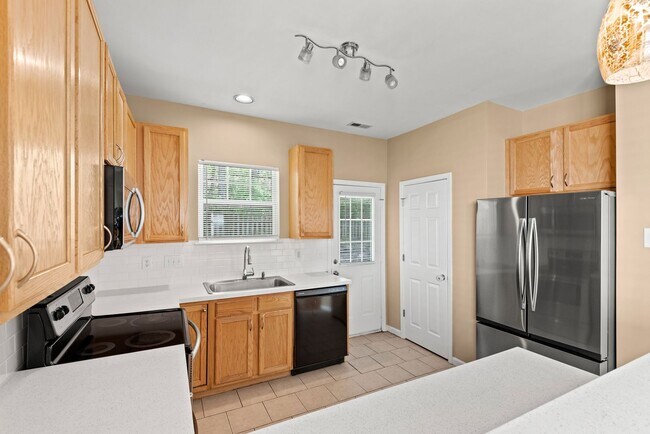Building Photo - 2225 Gablefield Ln