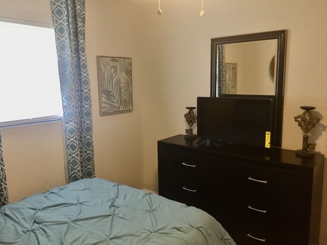 Building Photo - TURN KEY FULLY FURNISHED RENTAL