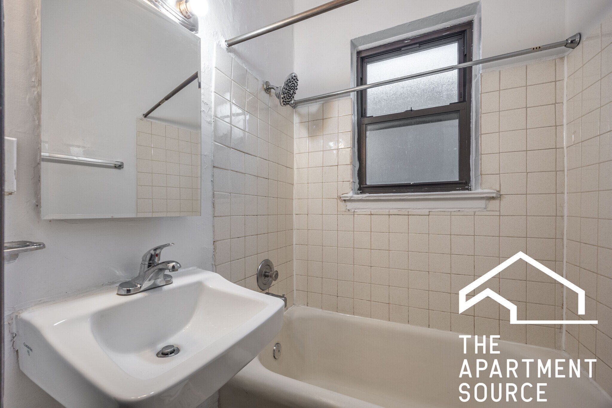 Building Photo - 968 W Cuyler Ave