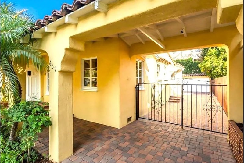 Building Photo - 609 Ivy St