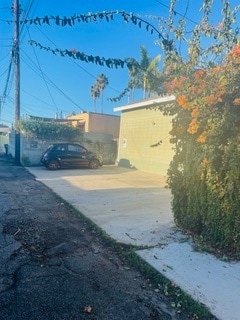 Building Photo - 612 Venezia Ave