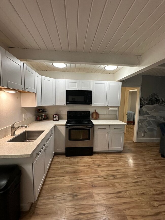 Building Photo - Modern 2-Bedroom Home in Mammoth Lakes