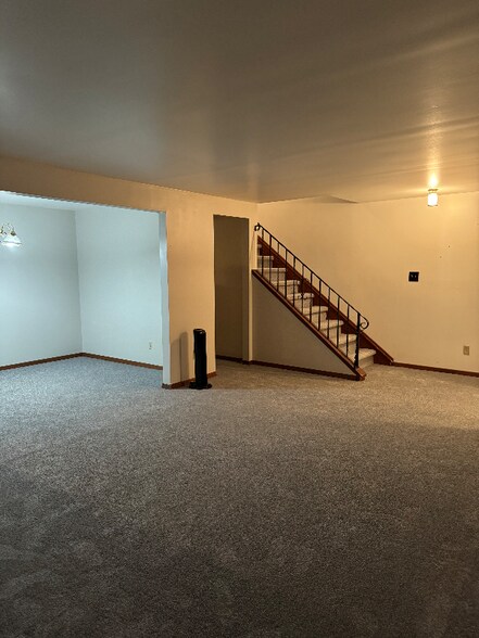 Building Photo - 17 Sunshine Dr