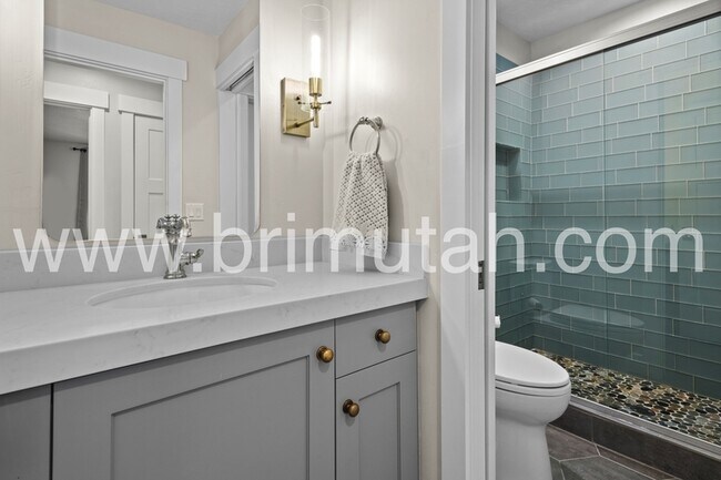 Building Photo - 772 E 2075 S