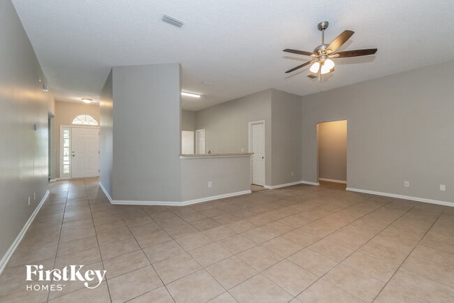 Building Photo - 7444 Lake Plantation Ln