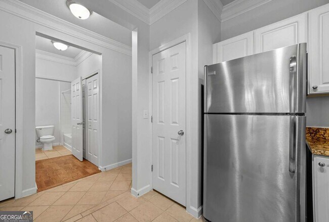 Building Photo - 1850 Cotillion Dr