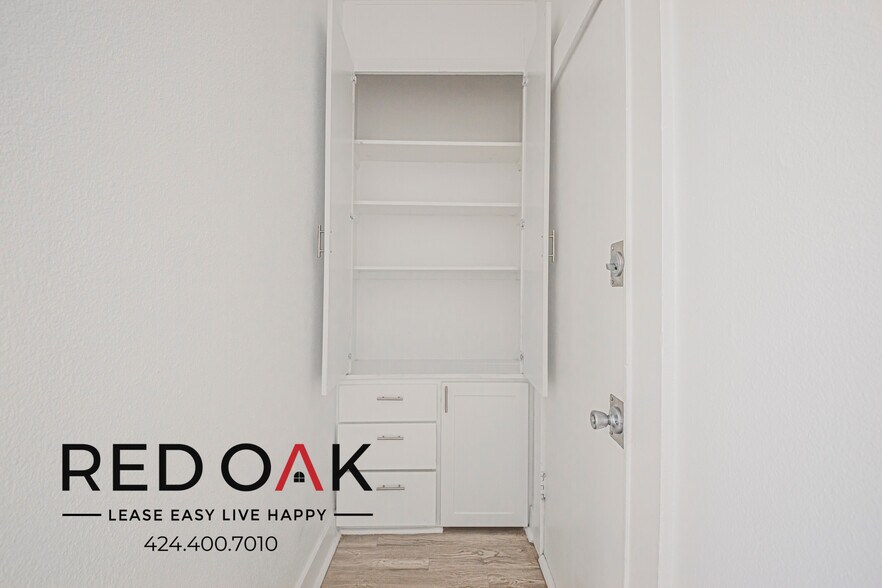 Building Photo - 822 S Park View St