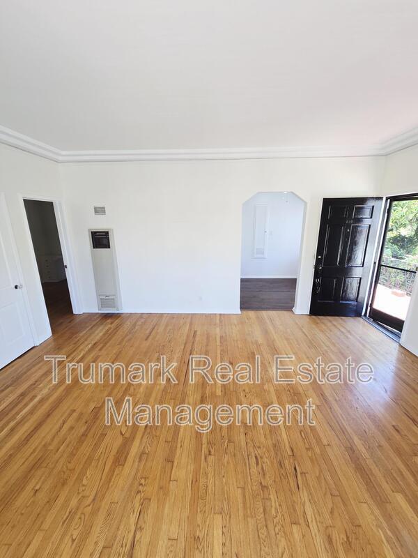 Building Photo - 410 E Harvard St