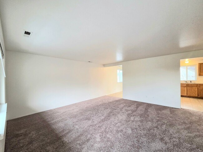 Building Photo - 1409 Maple St