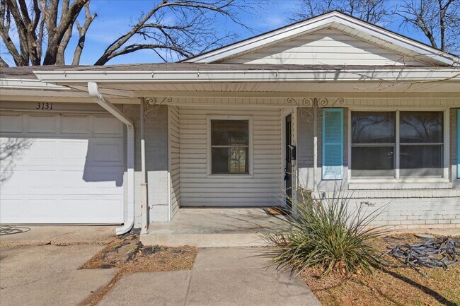 Building Photo - "Charming 3-Bedroom Retreat with 2 Full Baths in Farmers Branch"