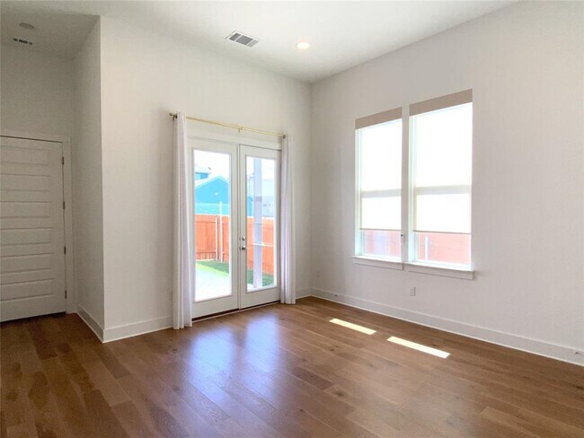 Building Photo - 6117 Sendero Hills Pkwy