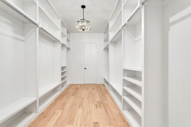 Building Photo - 3731 Cortez Dr