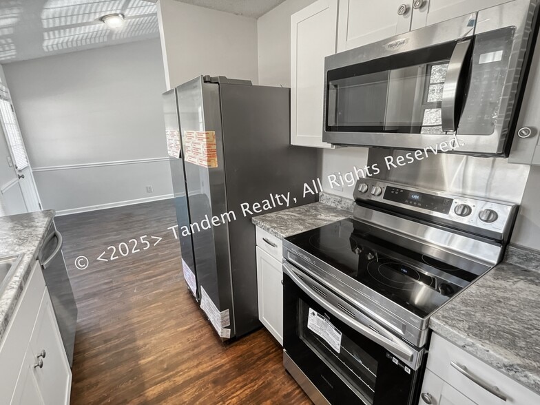 Building Photo - 1412 Woodchimes Ct