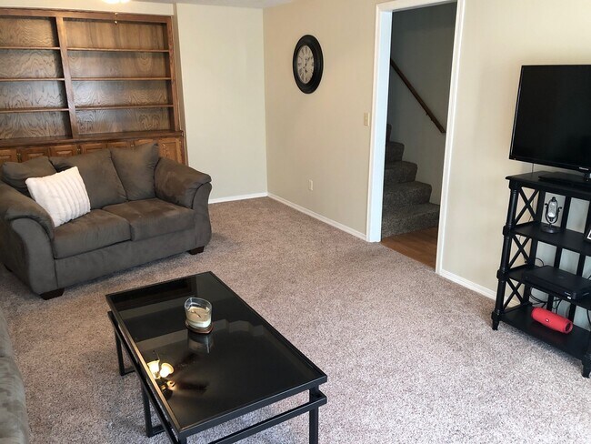 Building Photo - TS-Woodridge Duplex