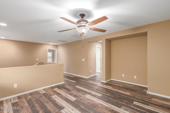 Building Photo - 4074 Kirkland Ave