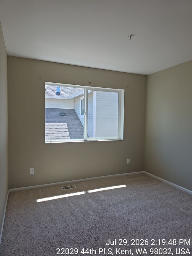Building Photo - Kent The Parks HOA Community  3 bed, 2.5 bath rental home. Available NOW!