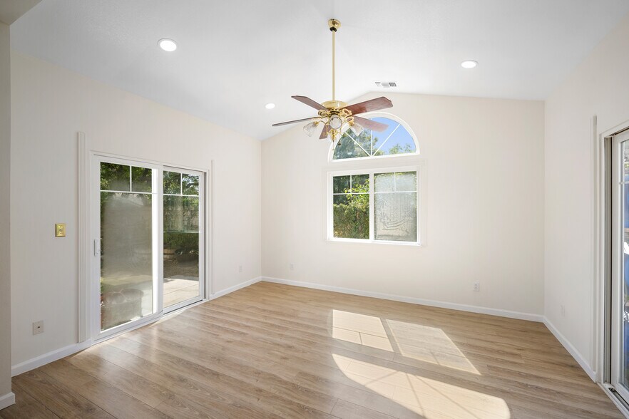 Building Photo - 27031 Benton Ct