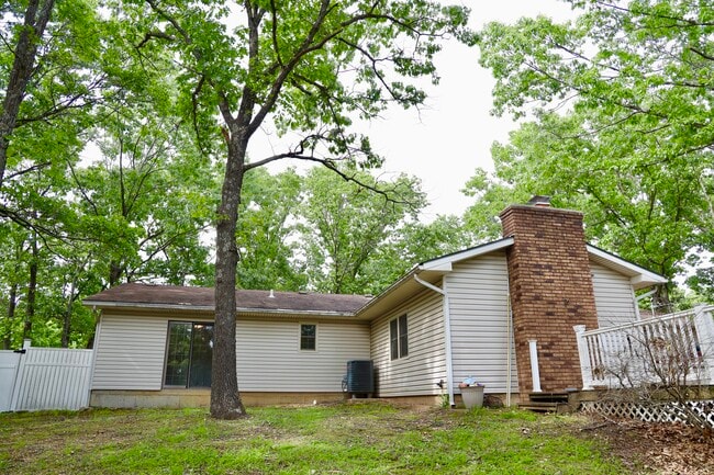 Building Photo - 16280 Hardwood Ln