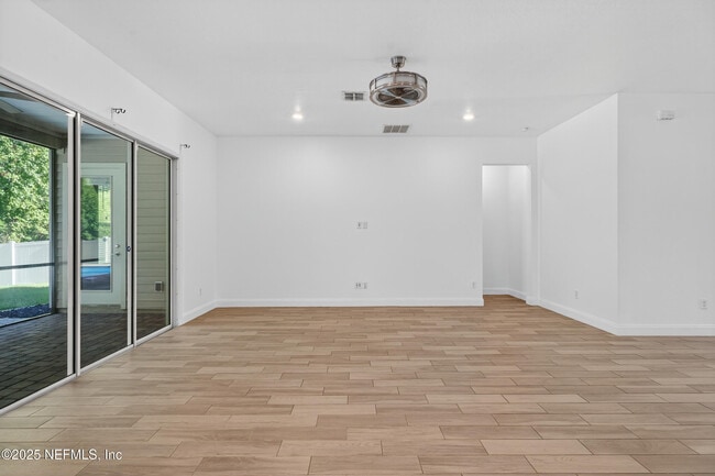 Building Photo - 215RENT Carina Trl
