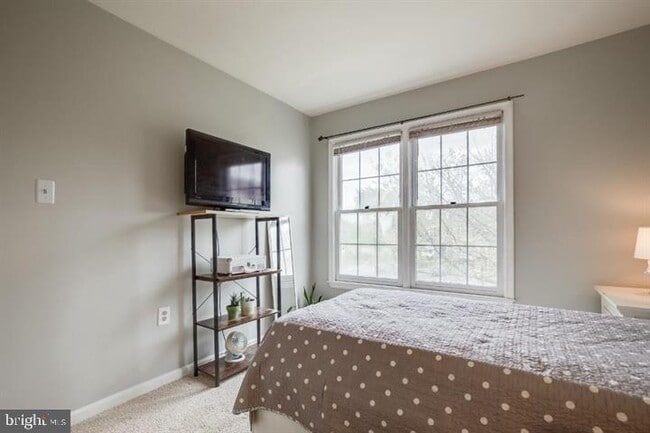 Building Photo - 21186 Winding Brook Square