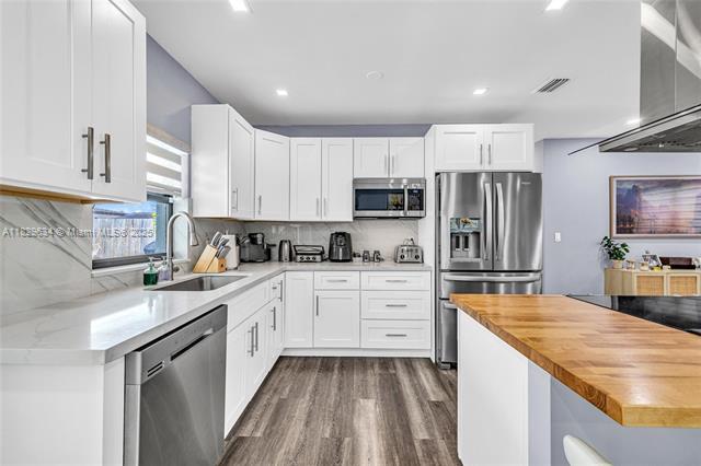 Building Photo - 7395 SW 39th St