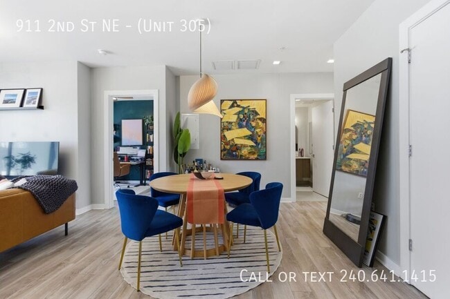 Building Photo - 911 2nd St NE