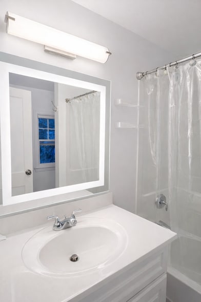 Building Photo - 45 Delsole Rd